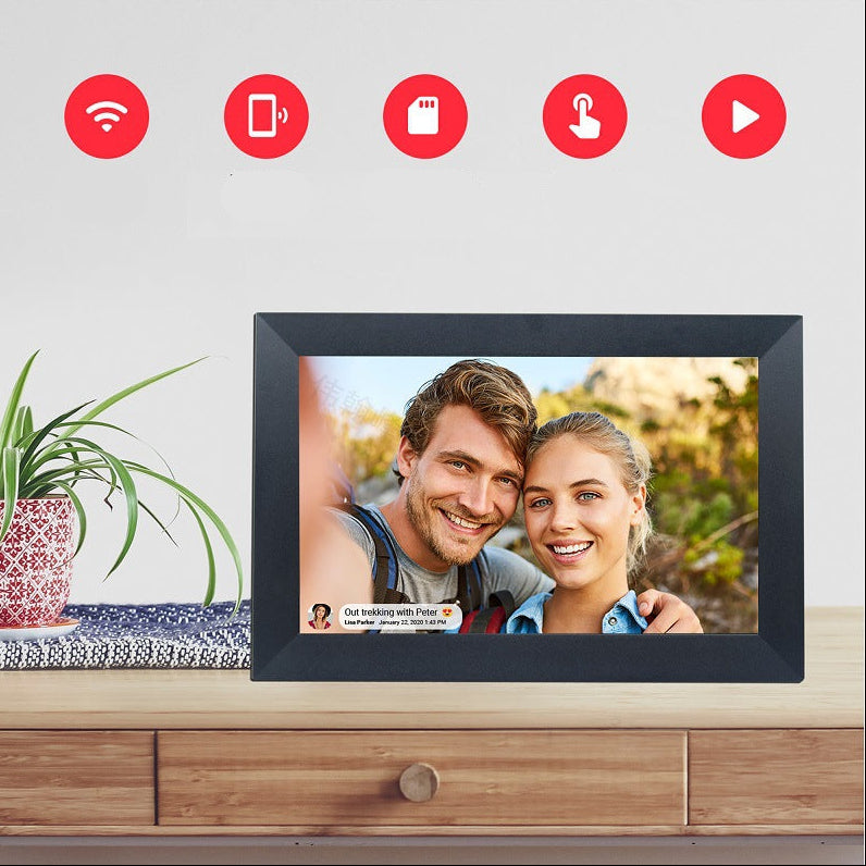 Digital photo frame displaying a couple's photo with icons indicating features like WiFi and app usage on a light gray background.